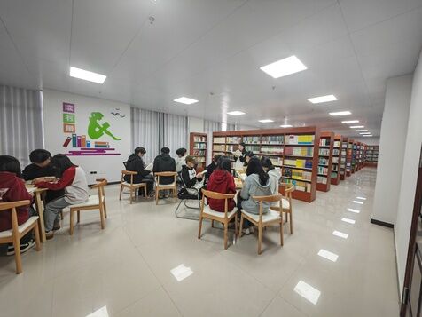 德兴市铜都职业高中的发展与创新